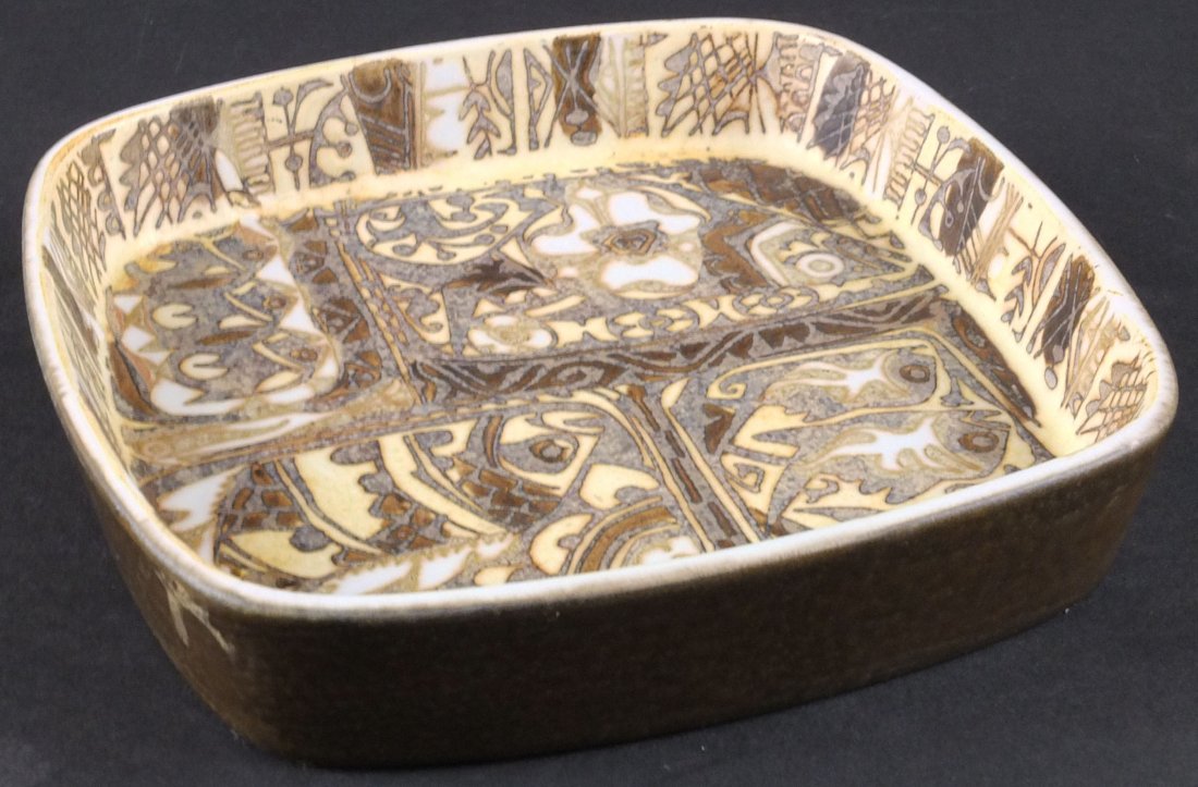 Royal Copenhagen Faience Tray with Abstract Art.: Royal Copenhagen Faience Tray with Abstract Art. Signed. Good Condition. Measures 6-5/8 Inches In Diameter.