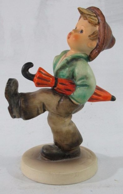 Vintage Goebel Hummel "Happy Traveler "with umbrella: Vintage Goebel Hummel "Happy Traveler" with umbrella 5"in H