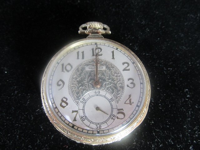1885 Waltham Pocket Watch Gold Plated/ Star Watch Case: 1885 Waltham Pocket Watch Gold Plated/ Star Watch Case Company May need repair . All parts in Tact