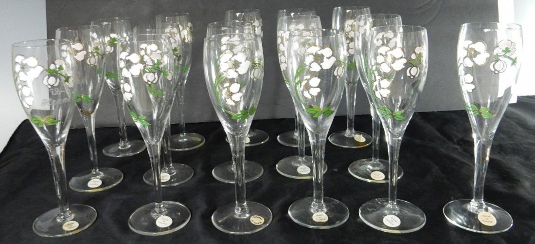 16 Pcs of Perrier Jouet Champagne flutes with Pink and (1 of 1)