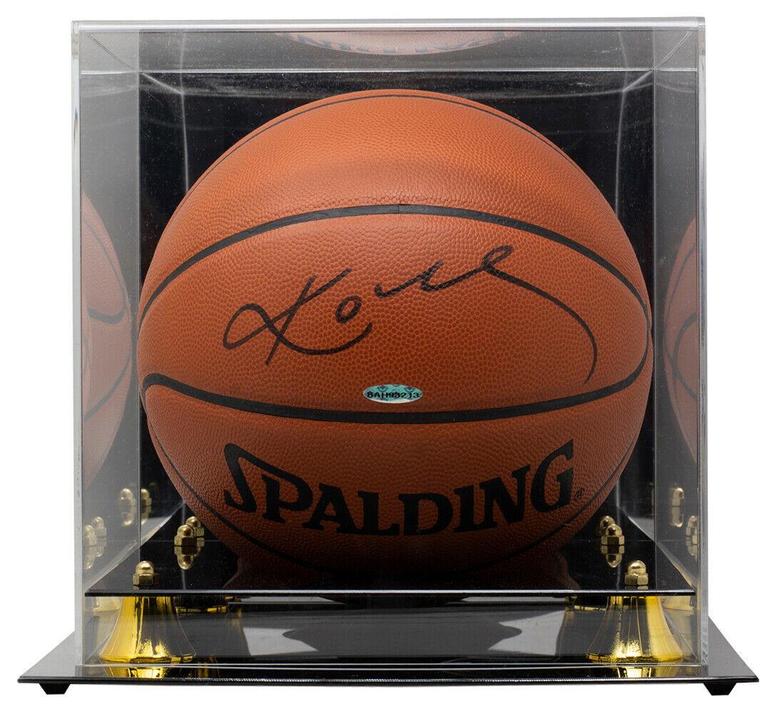 Kobe Bryant Signed Lakers Spalding Basketball w/Case (1 of 2)