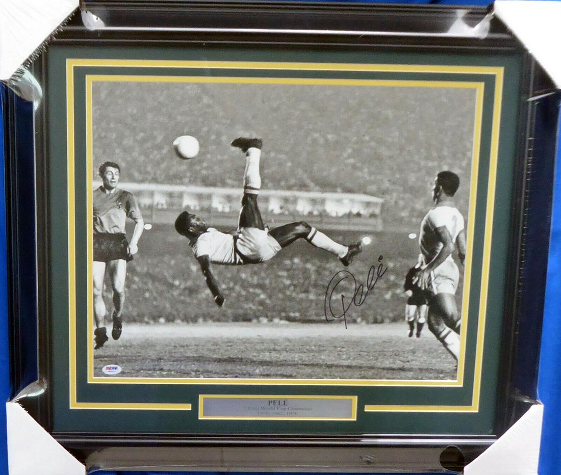 PELE AUTOGRAPHED SIGNED FRAMED 16X20 PHOTO BRAZIL: PELE AUTOGRAPHED SIGNED FRAMED 16X20 PHOTO BRAZIL BICYCLE KICK PSA/DNA