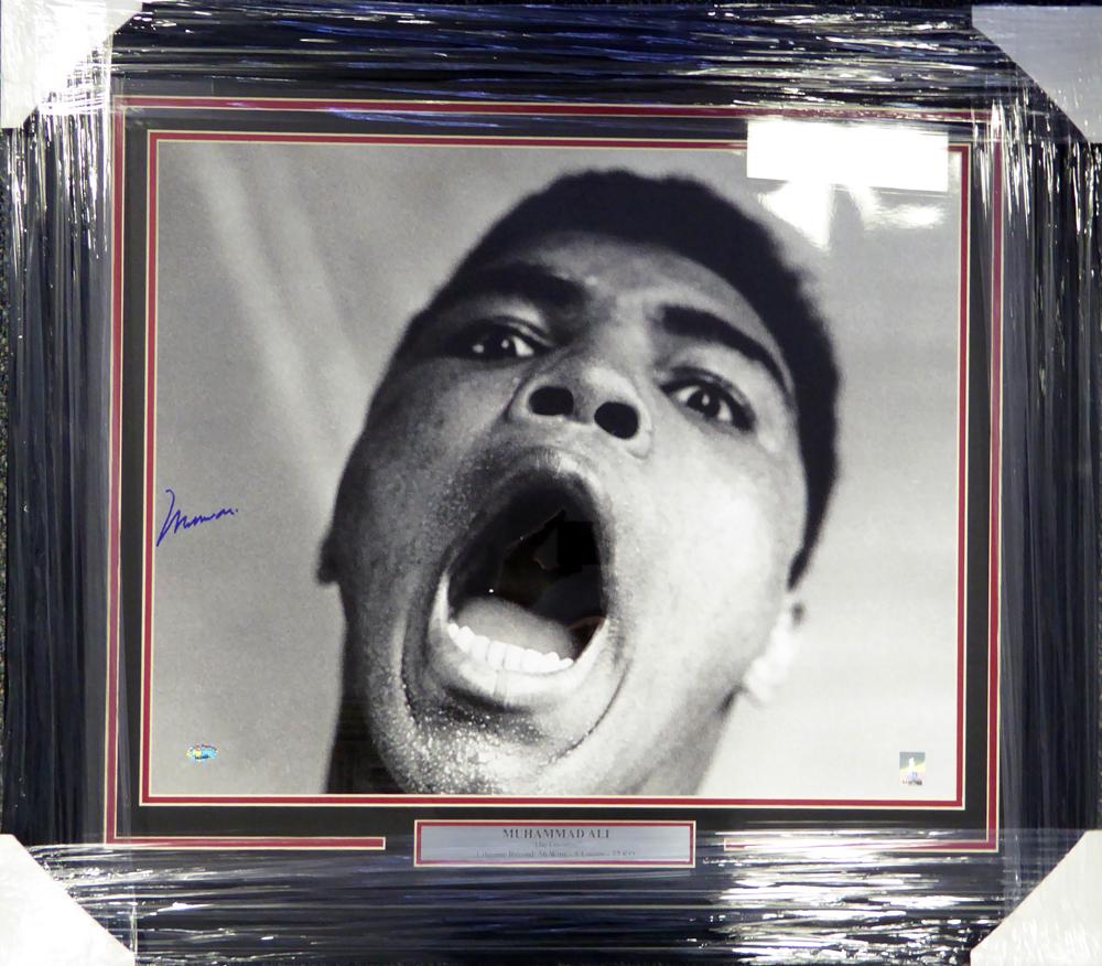 Muhammad Ali Autographed Framed 20x24 Photo Gem 10 Auto (1 of 2)
