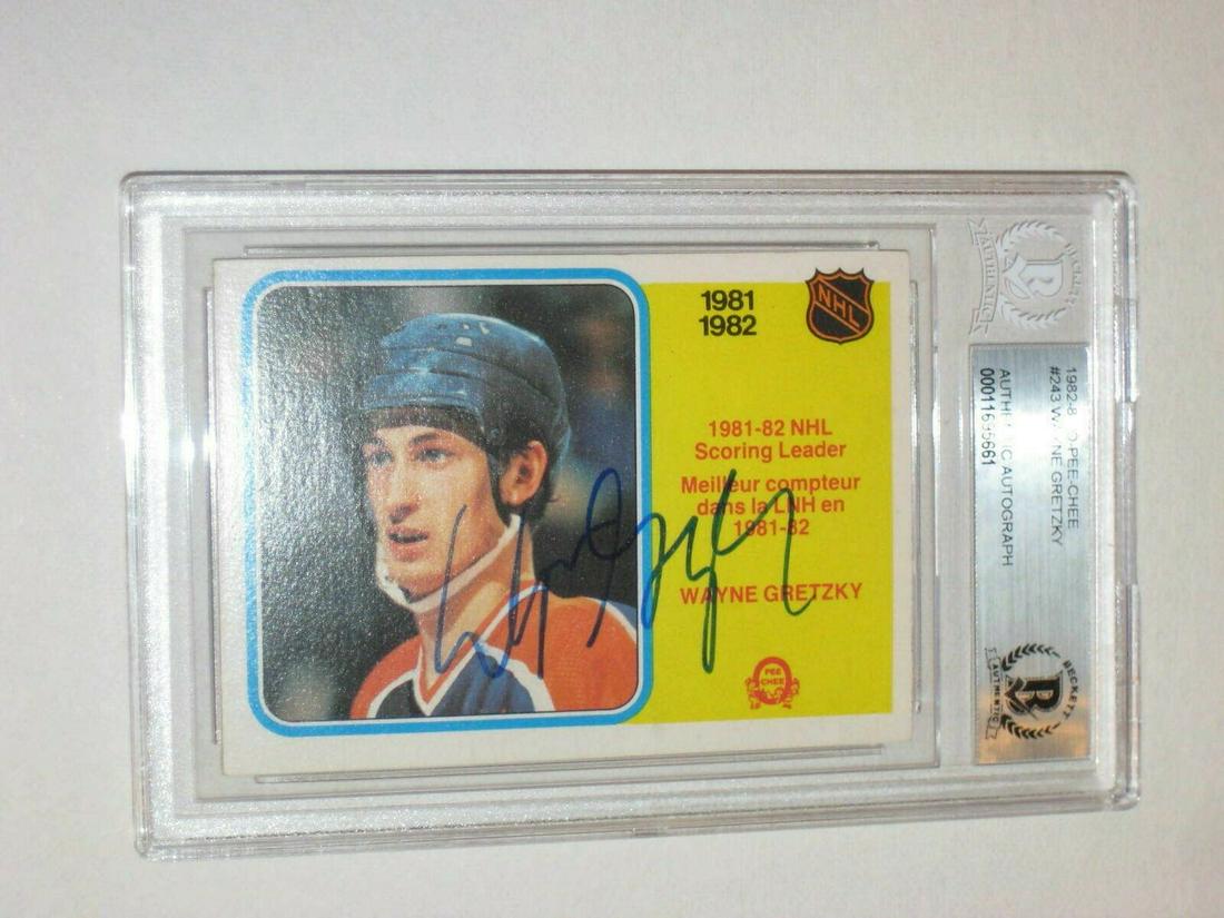 WAYNE GRETZKY Signed 1982-83 O-PEE-CHEE Card #243 (1 of 1)