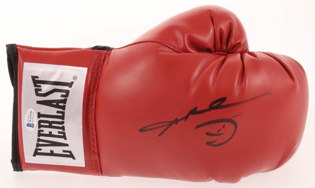 Sugar Ray Leonard Signed Everlast Boxing Glove (Beckett (1 of 1)