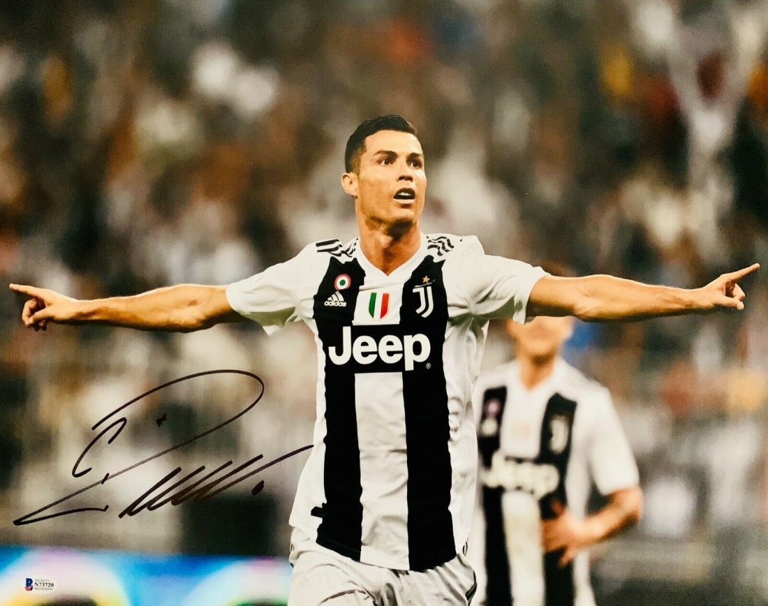 Cristiano Ronaldo Autographed Juventus 11x14 Photo BAS (1 of 1)