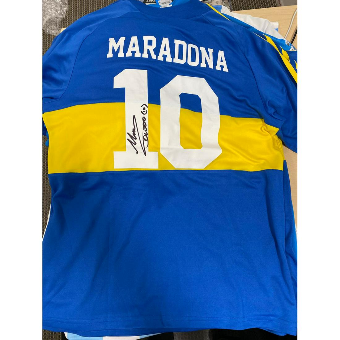 MARADONA Signed BOCA Juniors Home jersey: MARADONA Signed BOCA Juniors Home jersey