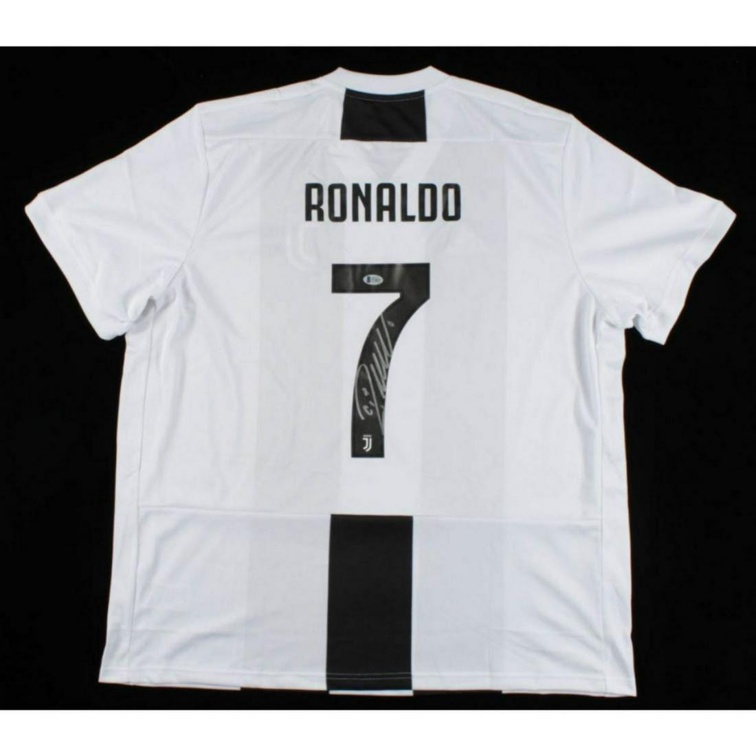 Cristiano Ronaldo Signed Juventus Jersey (Beckett COA): Cristiano Ronaldo Signed Juventus Jersey (Beckett COA)