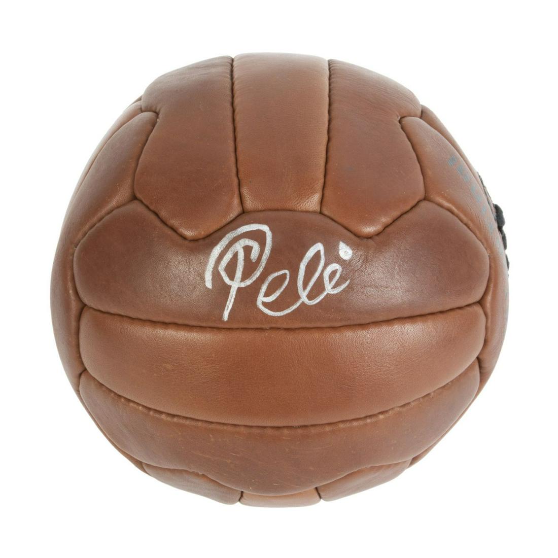 PELE 1958 WORLD CUP FINAL SIGNED REPRODUCTION FOOTBALL (1 of 1)