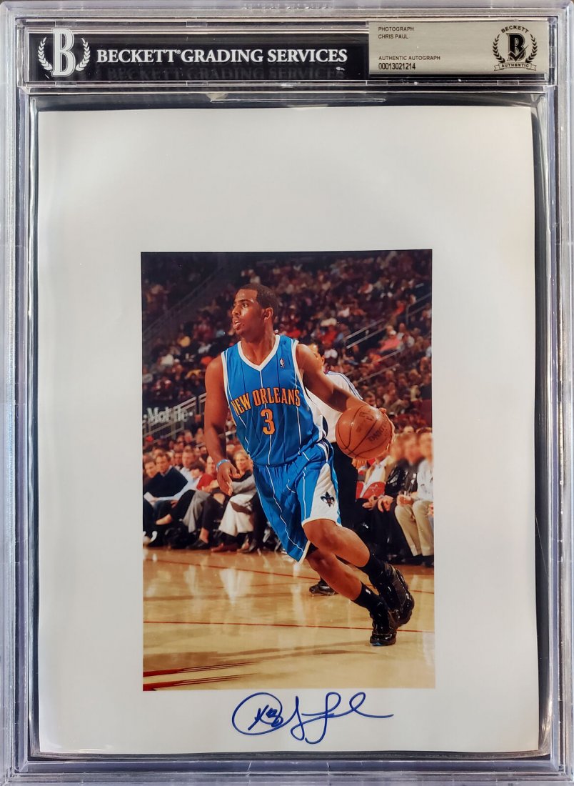 CHRIS PAUL AUTOGRAPHED 8.5X11 PHOTO SHEET BGS (1 of 2)