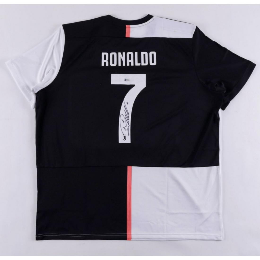 Cristiano Ronaldo Signed Juventus F.C. Jersey (Beckett (1 of 2)