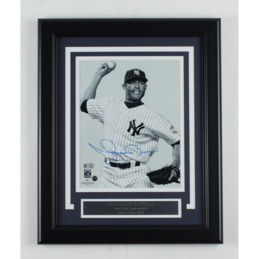 Mariano Rivera Signed Yankees 13.5x16.5 Framed Photo (1 of 4)