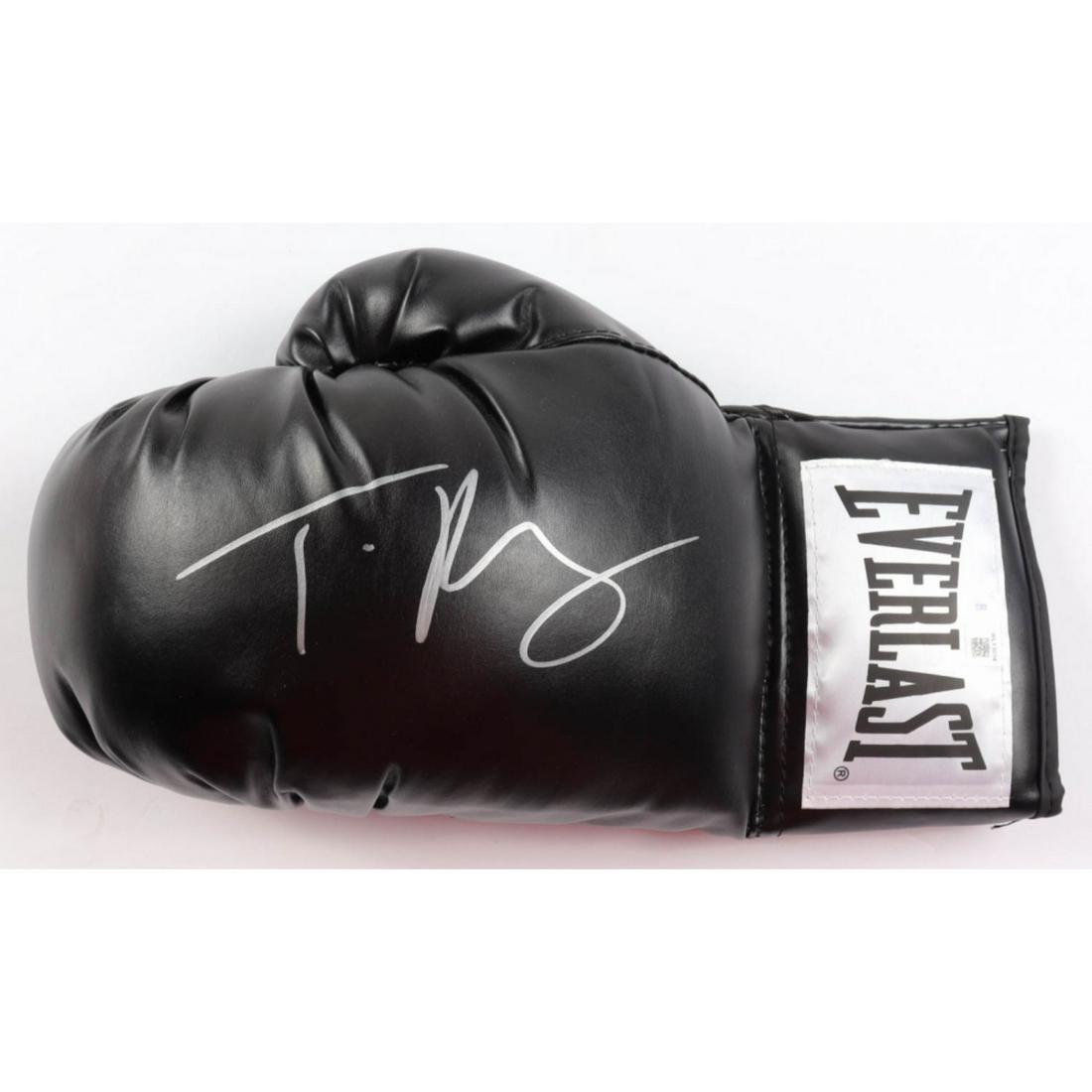 Tyson Fury Signed Everlast Boxing Glove (Beckett (1 of 1)