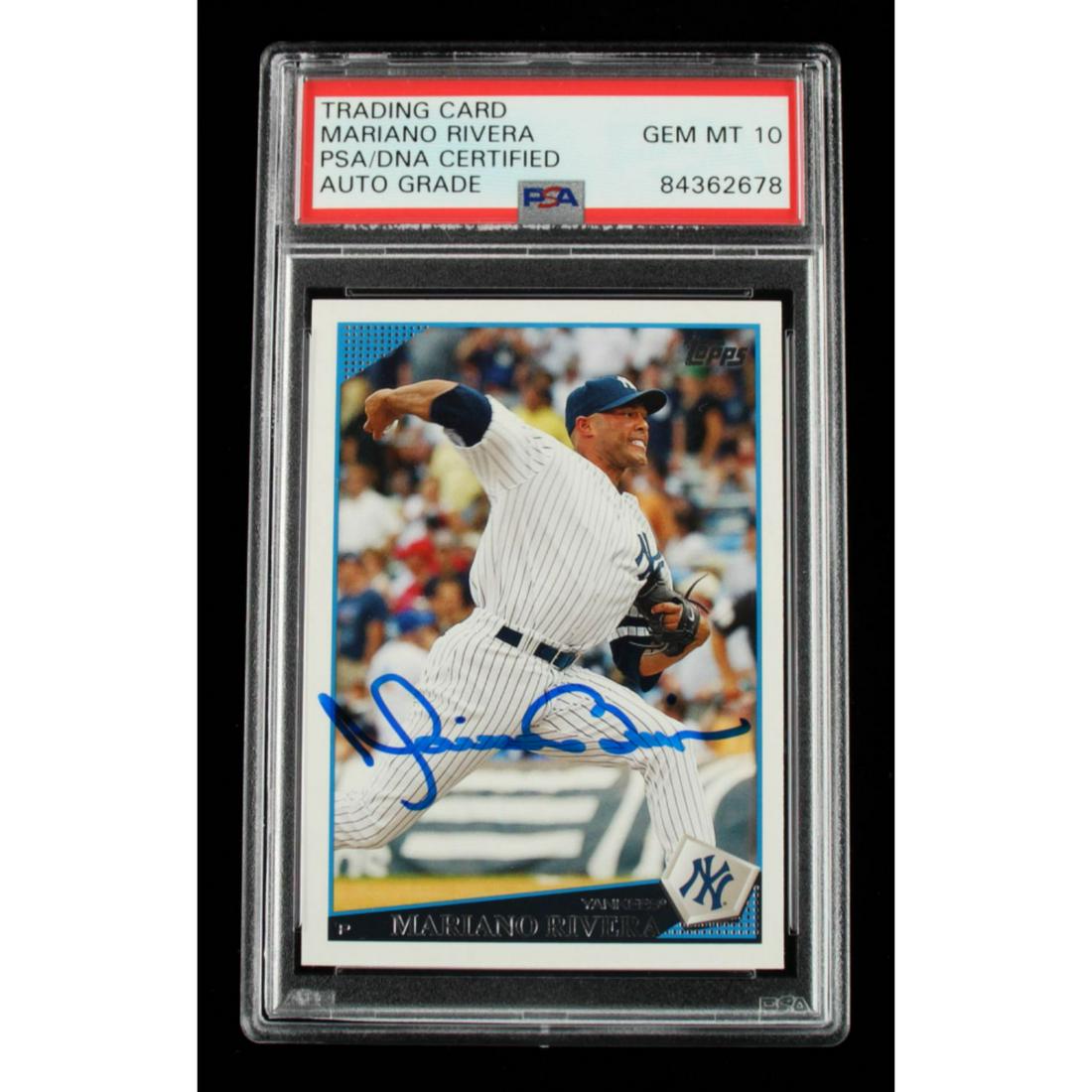 Mariano Rivera Signed 2009 Yankees Topps #NYY2 (PSA (1 of 1)