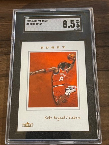 2003 Fleer Avant Kobe Bryant SGC 8.5: 2003 Fleer Avant Kobe Bryant SGC 8.5