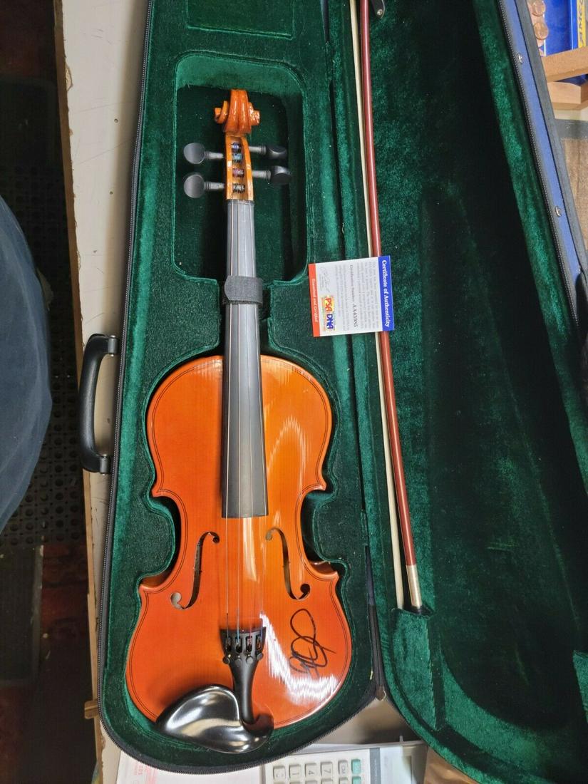 RARE Charlie Daniels Autographed Fiddle/VIOLIN With COA: RARE Charlie Daniels Autographed Fiddle/VIOLIN With COA PSA/DNA