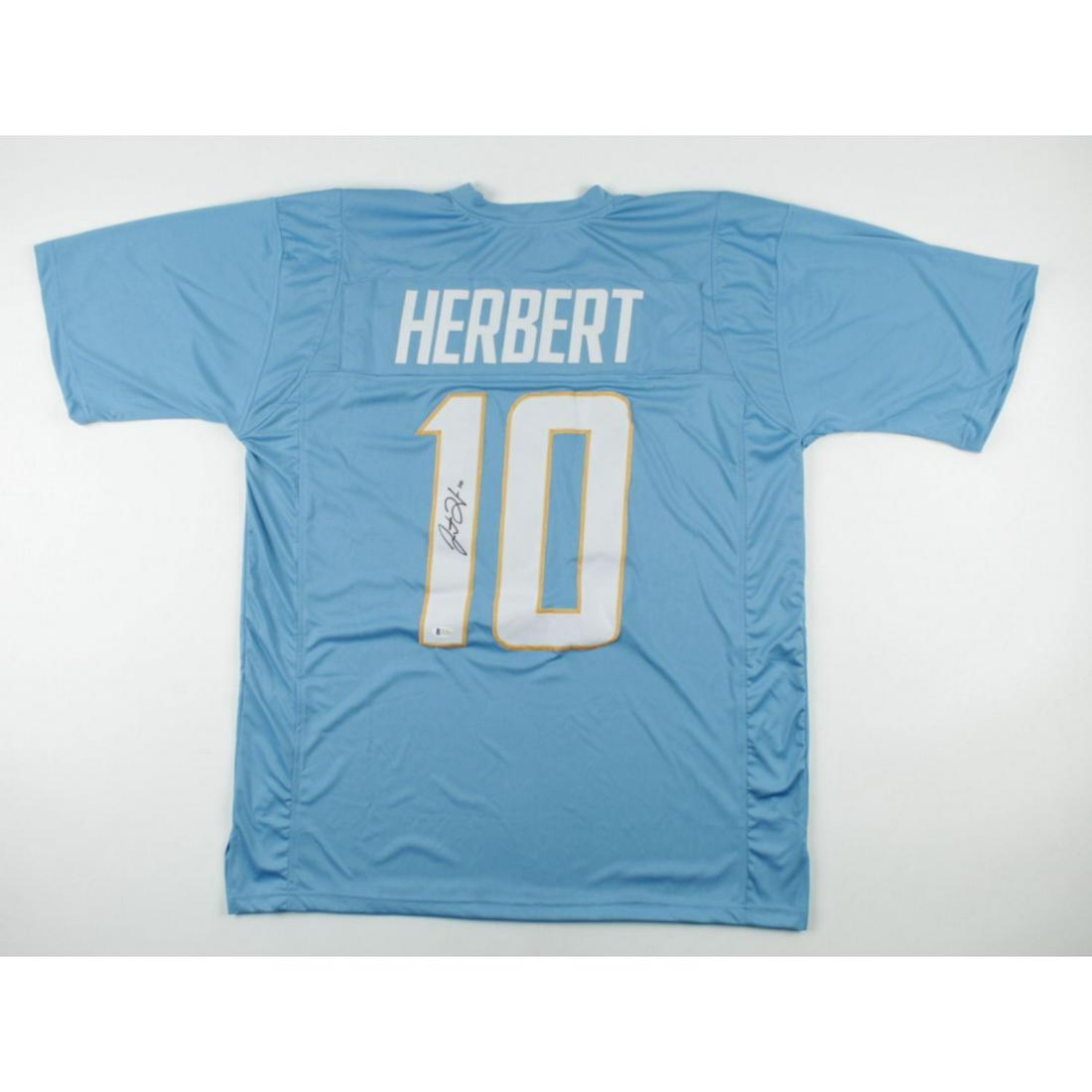 Justin Herbert Signed Jersey (Beckett COA): Justin Herbert Signed Jersey (Beckett COA)