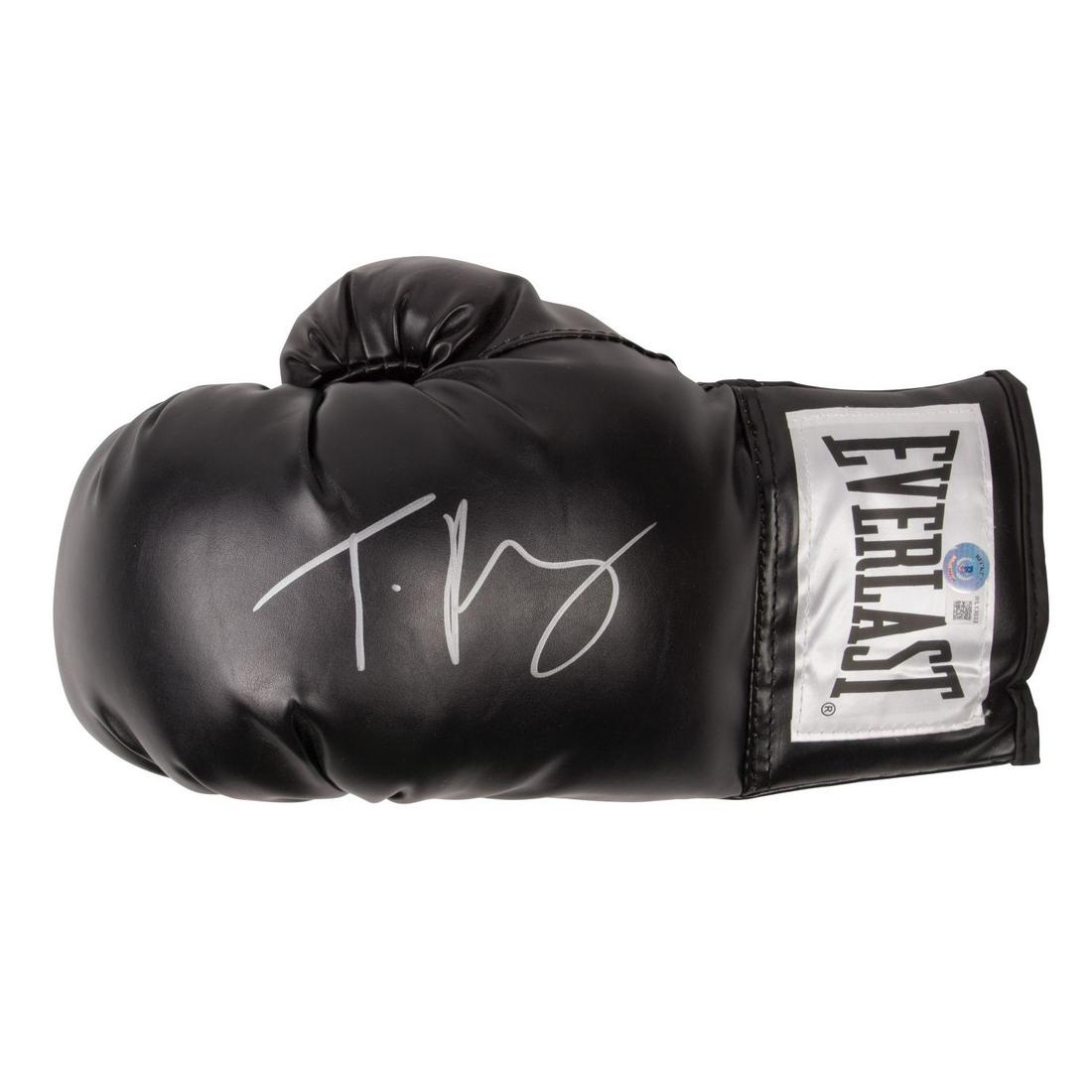 Tyson Fury Signed Glove Black Everlast BAS: Tyson Fury Signed Glove Black Everlast BAS