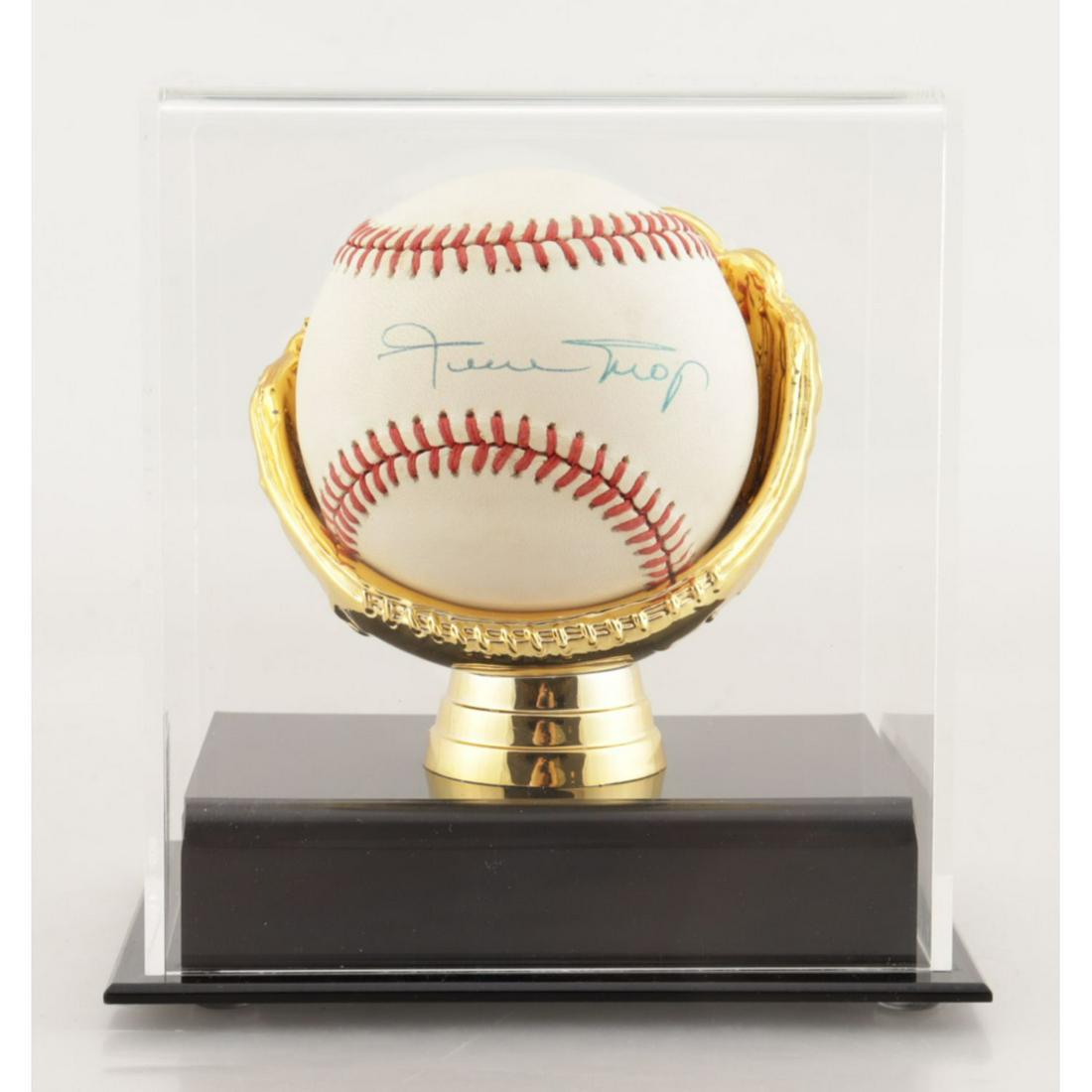 Willie Mays Signed ONL Baseball with Display Case (JSA (1 of 1)