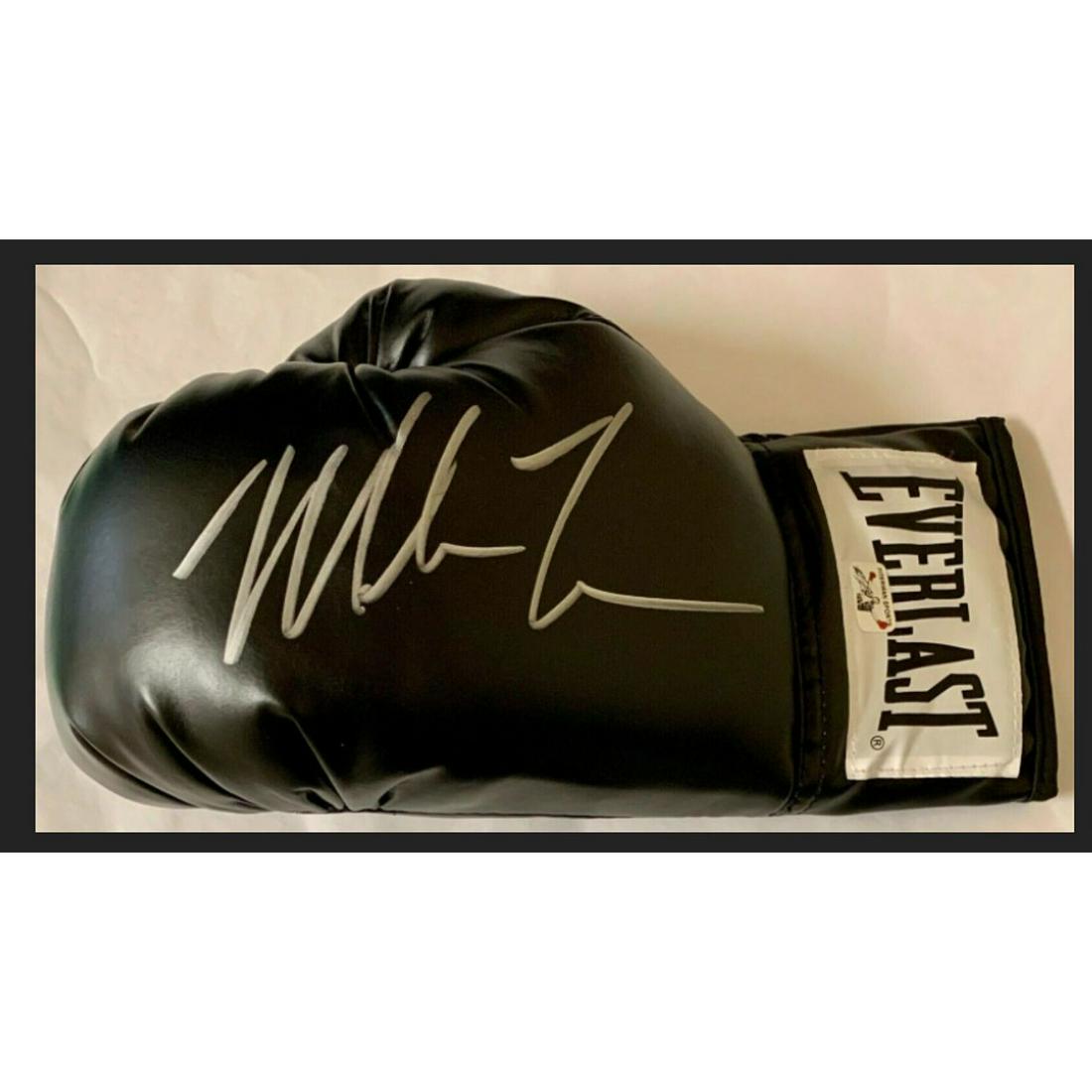 Mike Tyson Signed Everlast Gloves Black BAS (1 of 1)