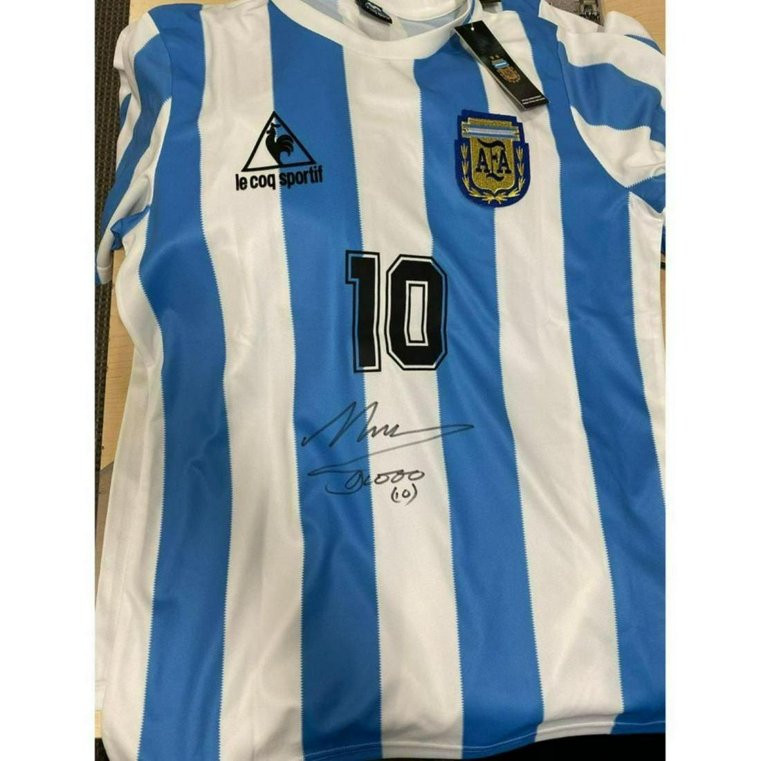 MARADONA 1986 ARGENTINA Jersey signed on front WITH COA: MARADONA 1986 ARGENTINA Jersey signed on front WITH COA