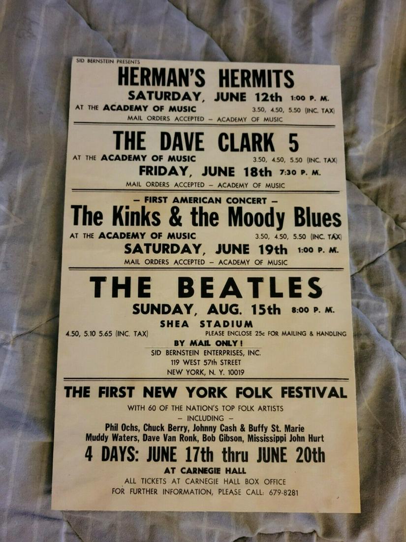 THE BEATLES KINKS DAVE CLARK 5 1960S CARDBOARD BOXING (1 of 1)