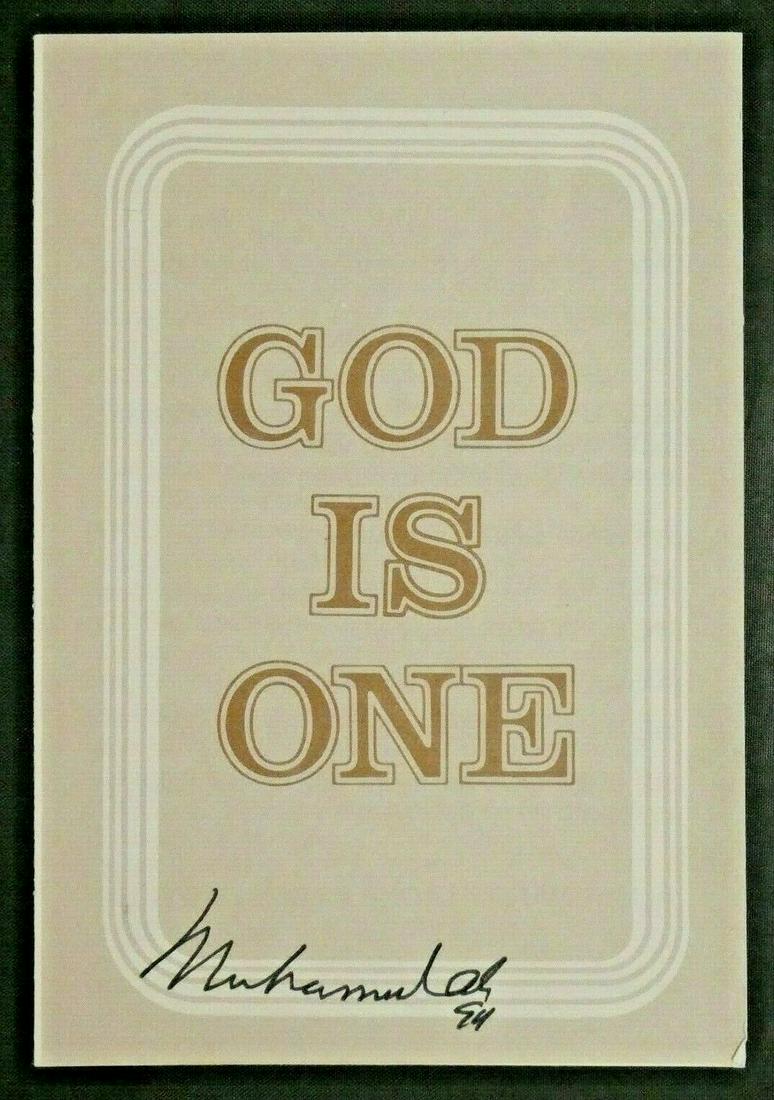 Muhammad Ali Boxing HOF Signed 3.5x5 Religious Pamphlet (1 of 3)