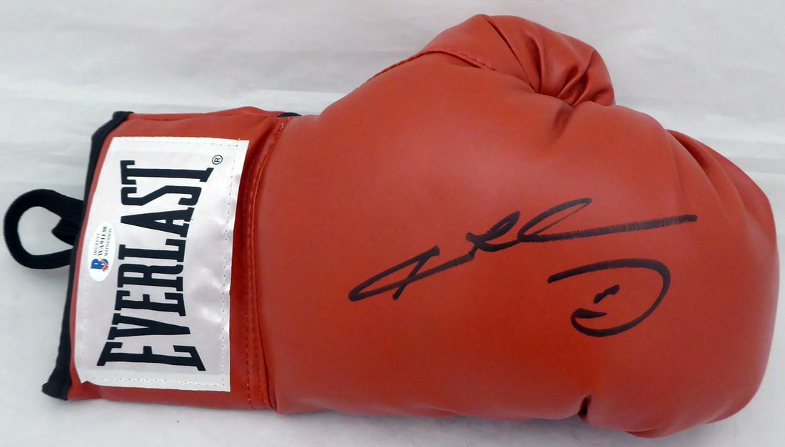 Sugar Ray Leonard Autographed Red Everlast Boxing Glove (1 of 1)