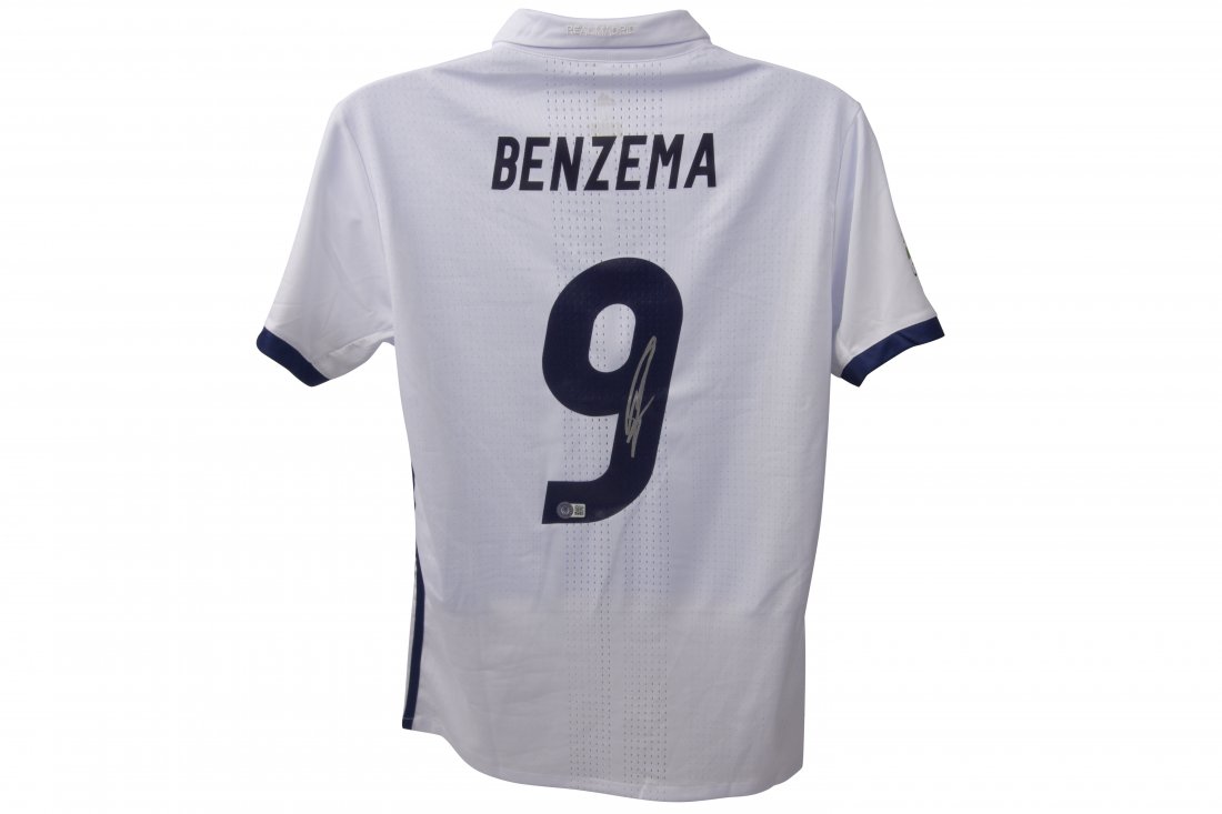 Karim Benzema Signed Home 16-17 Season Jersey BAS: Karim Benzema Signed Home 16-17 Season Jersey BAS