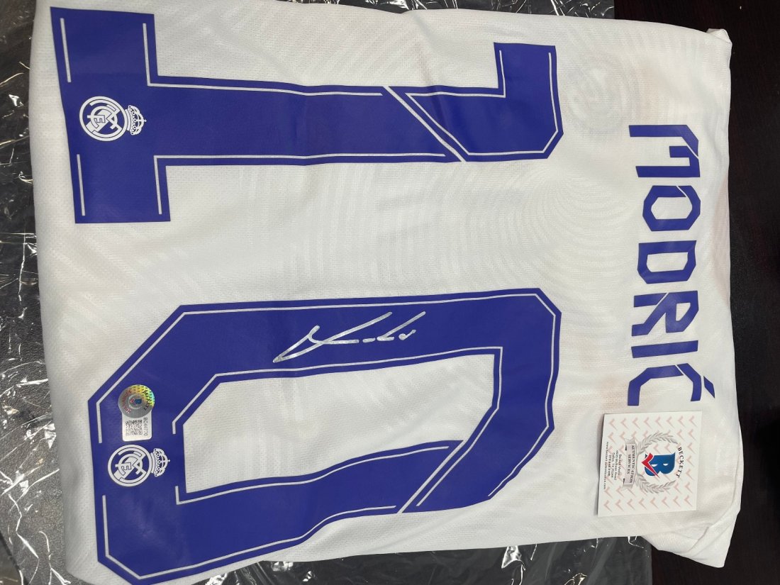 Luka Modric Signed Real Madrid Jersey (BAS COA): Luka Modric Signed Real Madrid Jersey (BAS COA)