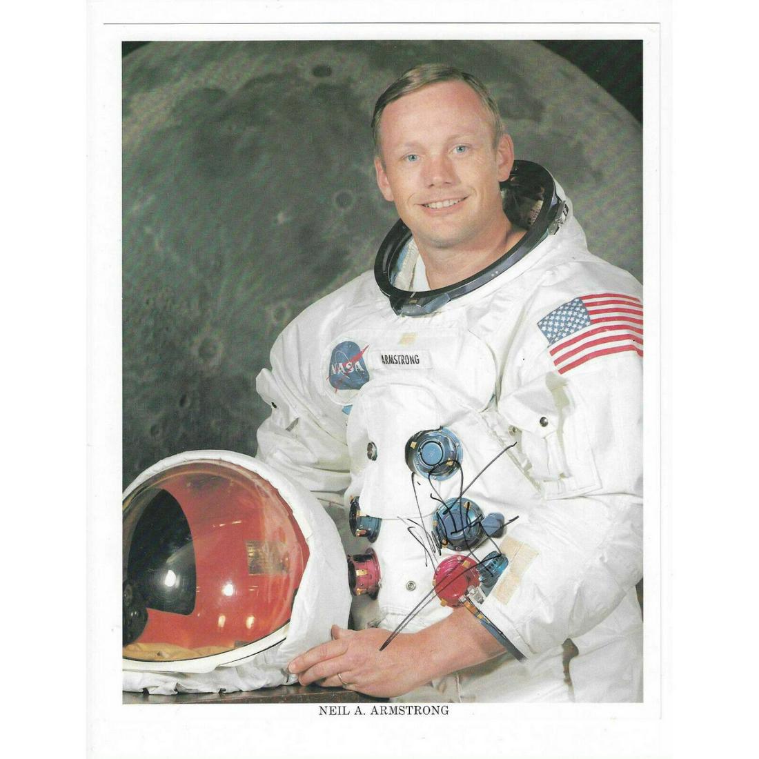 Neil Armstrong Autographed Photo NASA Apollo 11 / JSA (1 of 2)