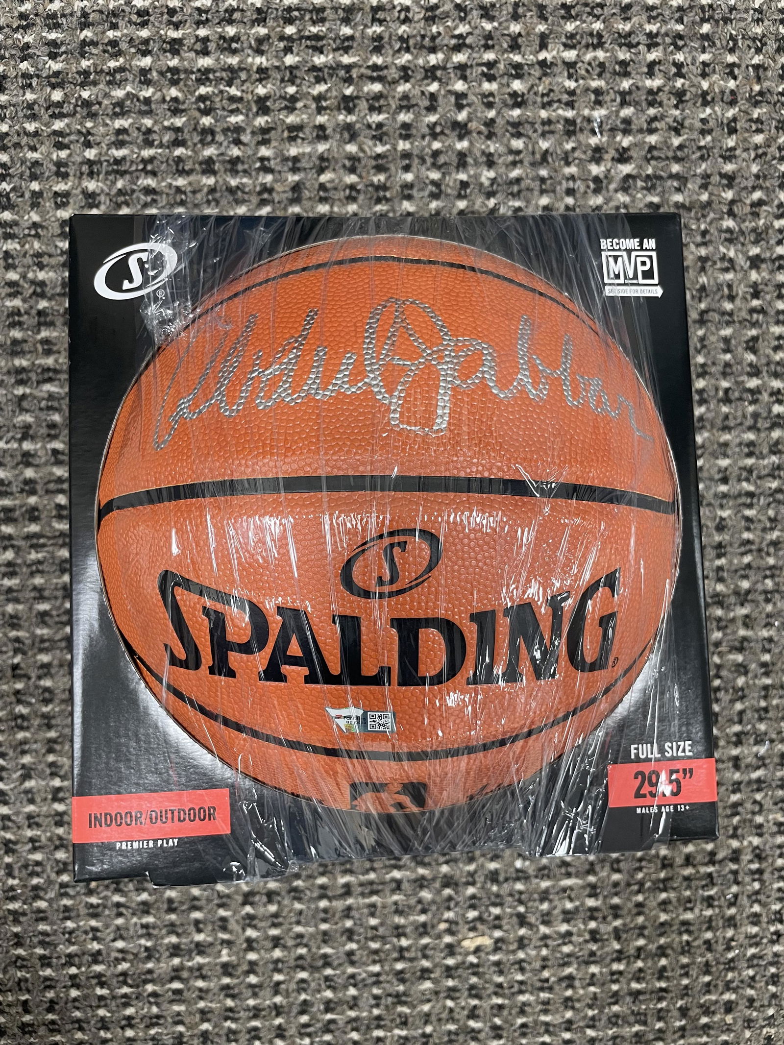 Kareem Abdul Jabbar Signed Spalding NBA Basketball (1 of 1)