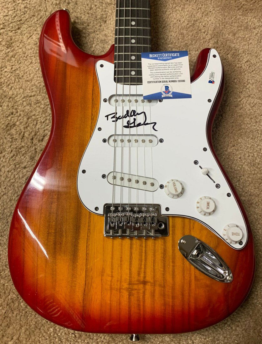 Buddy Guy Blues Great Signed Electric Guitar (BAS COA) (1 of 1)