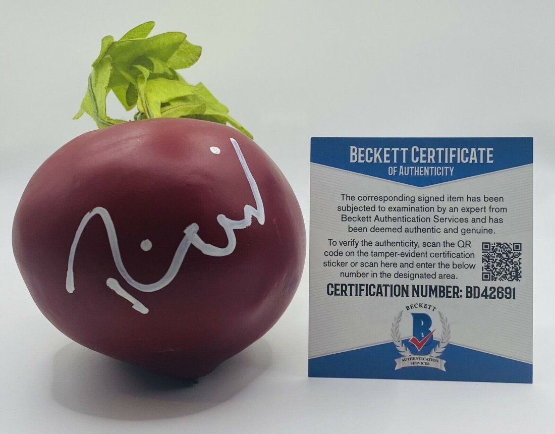 Rainn Wilson Signed Prop Beet Schrute Farms The Office (BAS COA) (1 of 1)