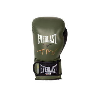 Tyson Fury Signed Green Glove (BAS COA): Tyson Fury Signed Green Glove (BAS COA)