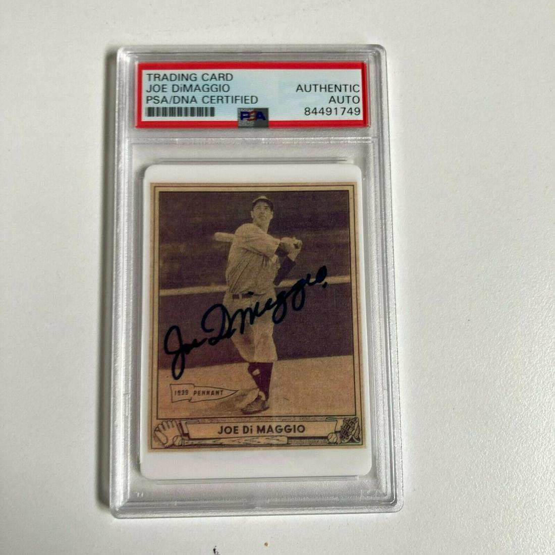 1940 Play Ball Joe Dimaggio RC Signed Porcelain Baseball Card PSA (1 of 2)