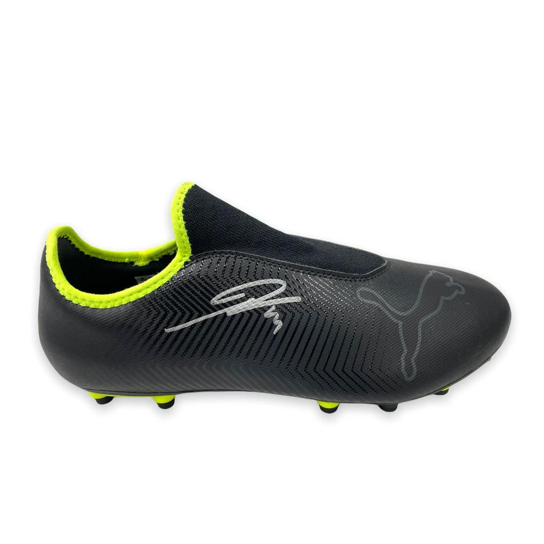Aubameayng Signed Soccer Cleat (Beckett COA) (1 of 2)