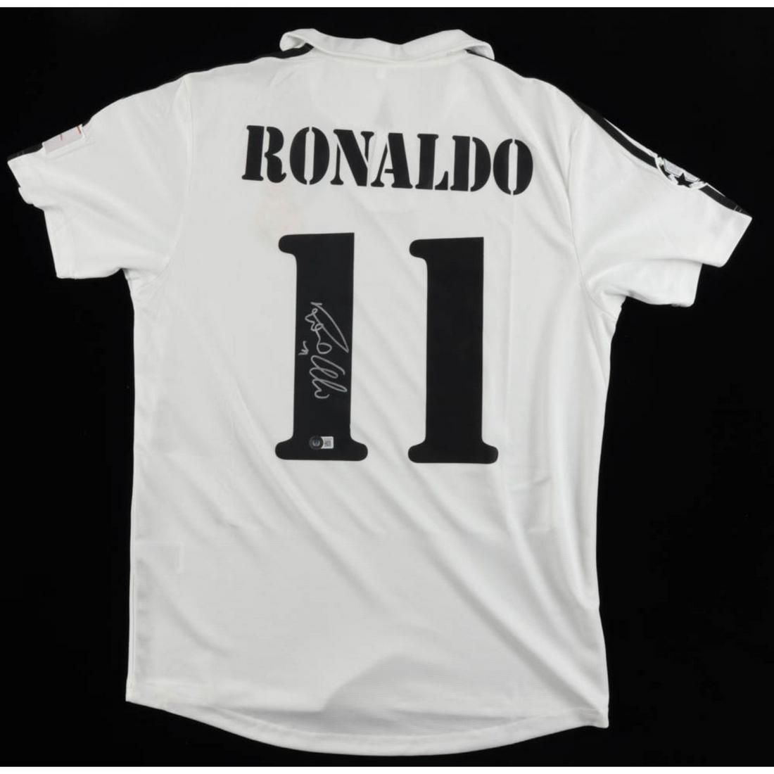 Ronaldo Nazario Signed Jersey (Beckett): Ronaldo Nazario Signed Jersey (Beckett)