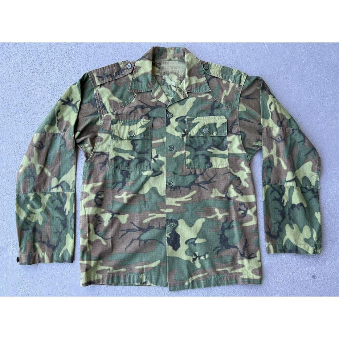 Original Camo Shirt From The Vietnam War Size A7 (1 of 2)