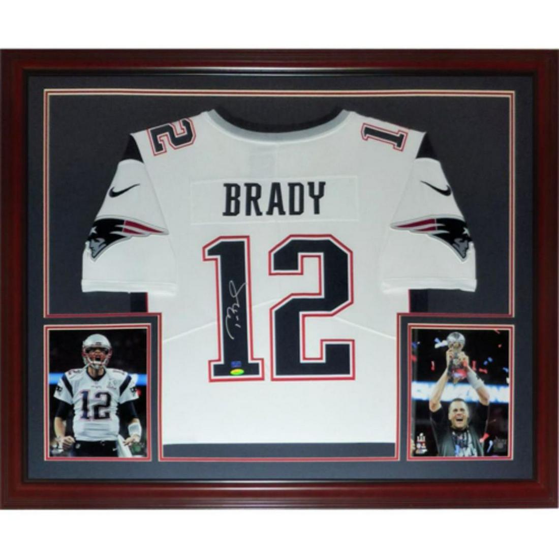 TOM BRADY SIGNED FRAMED PATRIOTS JERSEY JSA COA (1 of 1)