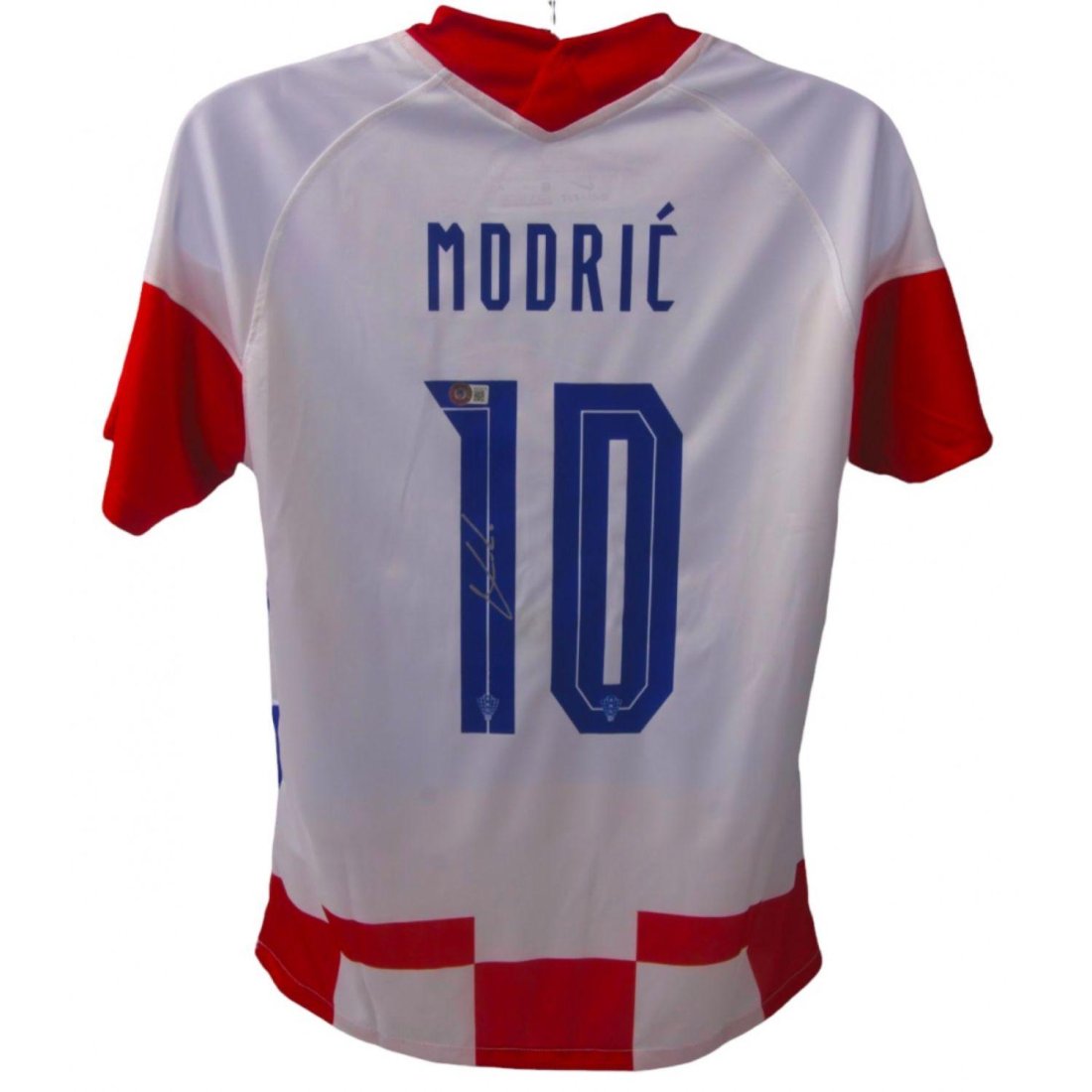 LUKA MODRIC SIGNED CROATIA NATIONAL TEAM JERSEY (BECKETT): LUKA MODRIC SIGNED CROATIA NATIONAL TEAM JERSEY (BECKETT)