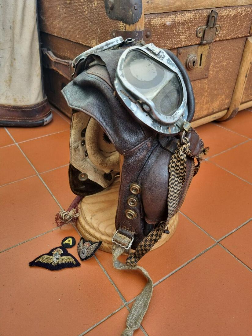 Original WW2 Type-C Flying Helmet and goggles (1 of 1)