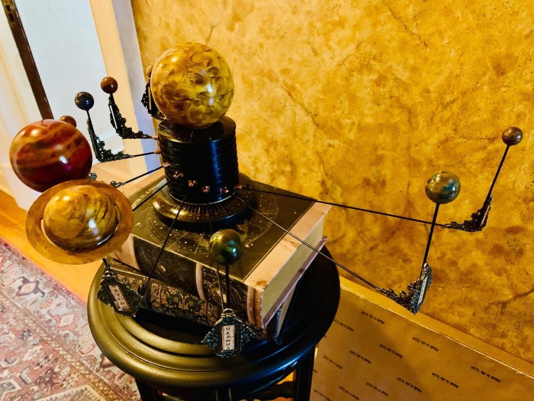 (VINTAGE) Original  9 PLANET SOLAR SYSTEM MODEL (1 of 1)