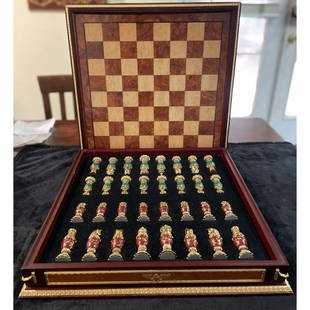 VINTAGE House of Faberge Imperial Jeweled Chess Set with Board by Franklin Mint: VINTAGE House of Faberge Imperial Jeweled Chess Set with Board by Franklin Mint