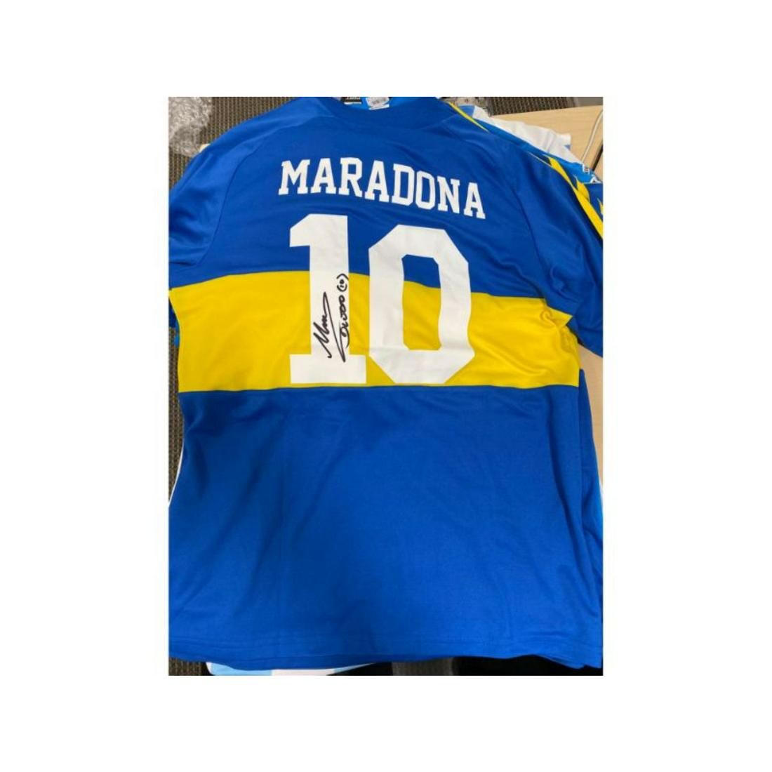 RARE Maradona signed boca Juniors Jersey with COA: RARE Maradona signed boca Juniors Jersey with COA