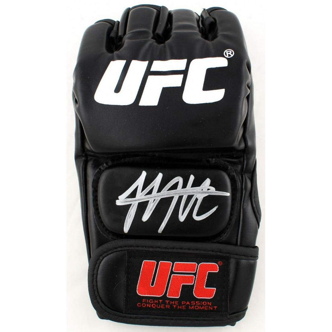 Khabib Nurmagomedov Signed UFC Glove (Beckett COA) (1 of 1)
