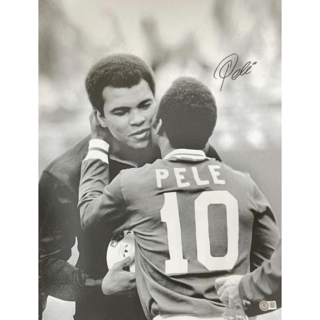 Pele Signed 16 x 20 ICONIC Photo (Beckett): Pele Signed 16 x 20 Photo (Beckett)