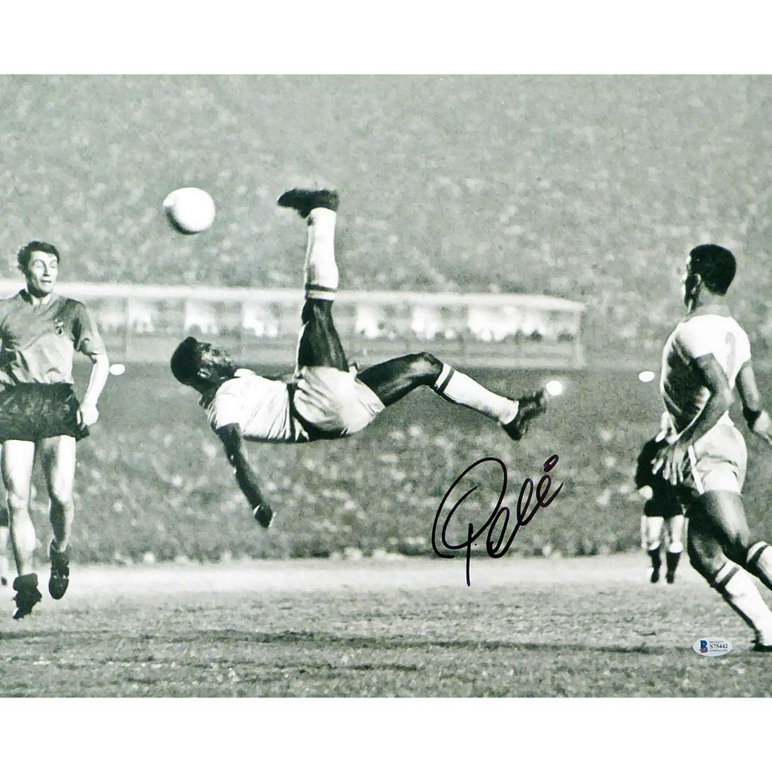 Pele Autographed 16x20 Photo CBD Brazil Bicycle Kick In Black Beckett BAS Stock: Pele Autographed 16x20 Photo CBD Brazil Bicycle Kick In Black Beckett BAS Stock