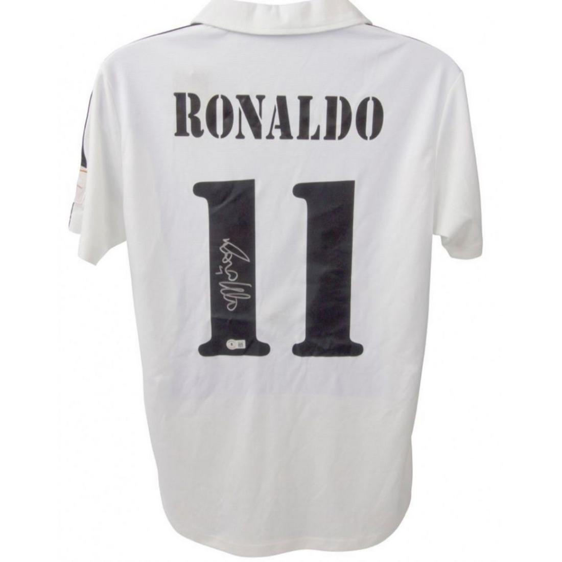 Ronaldo Nazario Signed Real Madrid Jersey (Beckett): Ronaldo Nazario Signed Real Madrid Jersey (Beckett)