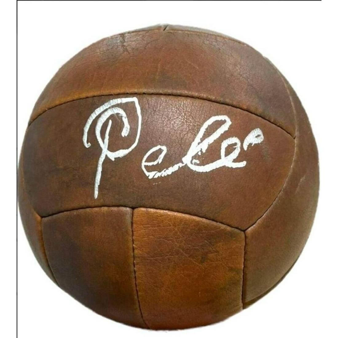Pele Signed Vintage Soccer Ball Beckett COA (1 of 2)